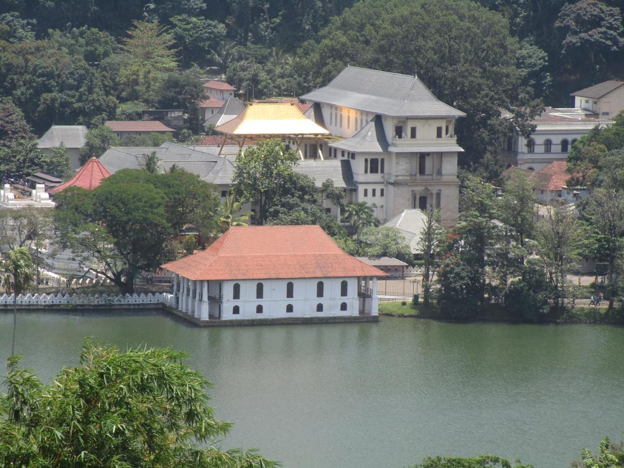 New Nethmi Villa Kandy Kültér fotó