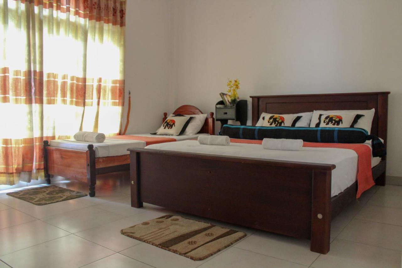 New Nethmi Villa Kandy Kültér fotó