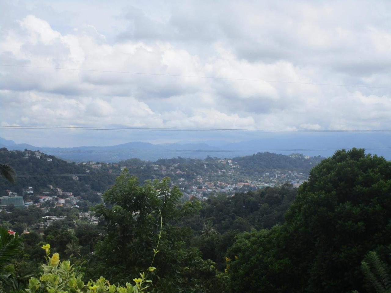 New Nethmi Villa Kandy Kültér fotó